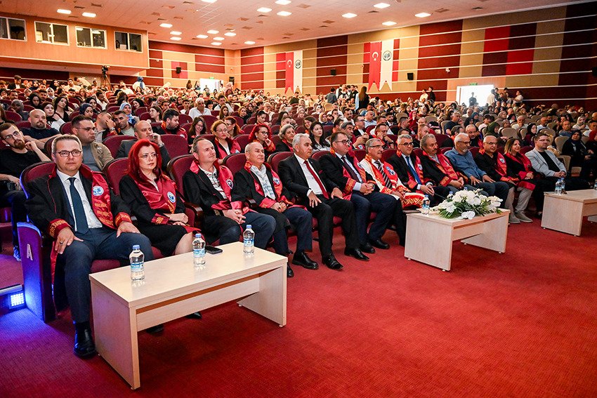 KMÜ İİBF’de Mezuniyet Coşkusu-1