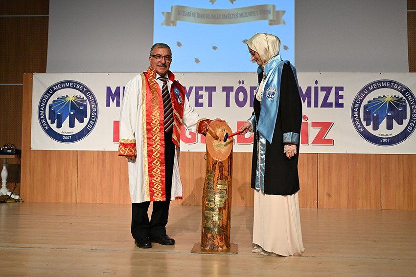 KMÜ İİBF’de Mezuniyet Coşkusu-5