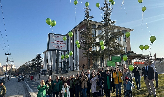 Sağlık Çalışanları Farkındalık Balonu Uçurdu