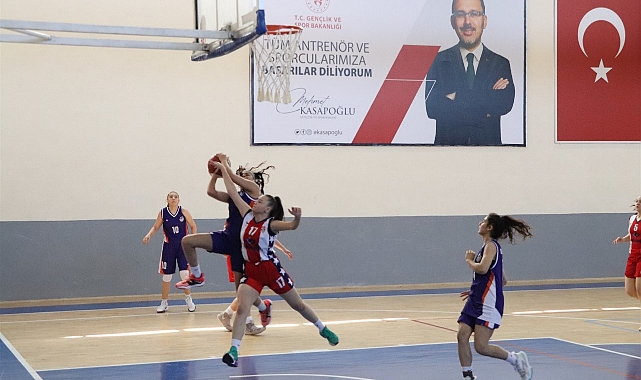 Basketbol U16 Kadınlar Bölge Şampiyonası Karaman'da Başladı