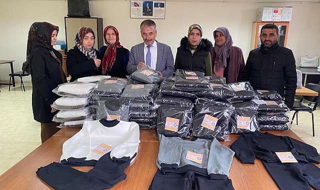 Depremzedeler için pijama takımı yapılıyor