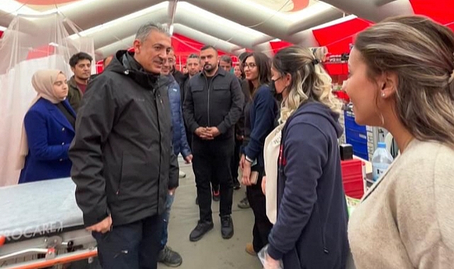 Vali Akkoyun'dan Sahra Hastanesi çalışanlarına 14 Mart Tıp Bayramı Ziyareti