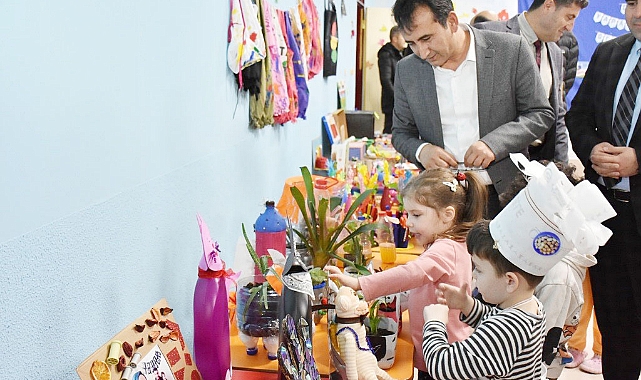 Minik Öğrenciler Sergileri İle Sıfır Atık Günü'ne Dikkat Çekti