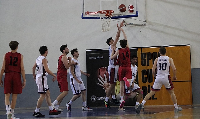 U18 Erkekler Basketbol Bölge Şampiyonası Karaman'da Başladı