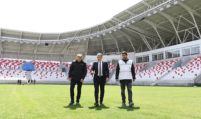 Karaman Valisi Akkoyun yeni şehir stadyumunda incelemelerde bulundu 