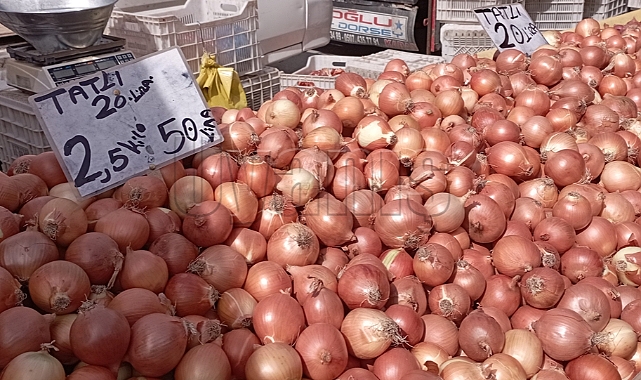 Patates ve Kuru Soğan Cep Yakıyor