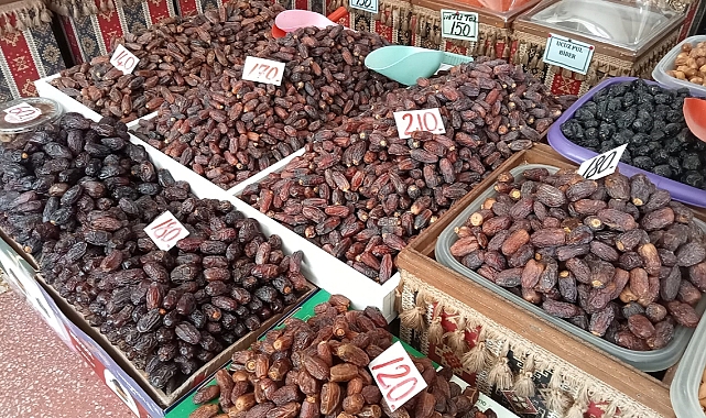 Ramazan Ayı'nın Vazgeçilmezi Hurma Da Artık Gramla Satılıyor