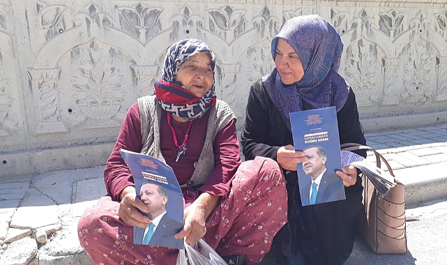 AK Parti Kadın Kolları Kapı Kapı Geziyor