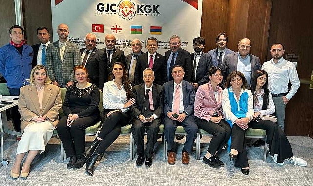Güney Kafkasya'da tarihi adım: Azerbaycanlı ve Ermeni Gazeteciler "Barış Dili"nde anlaştı