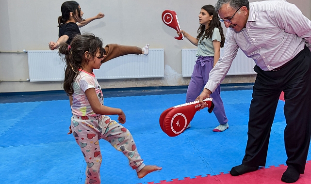 KMÜ'nün 'Haydi Gel Spor Yapalım' Projesine Yüzlerce Çocuk Katıldı
