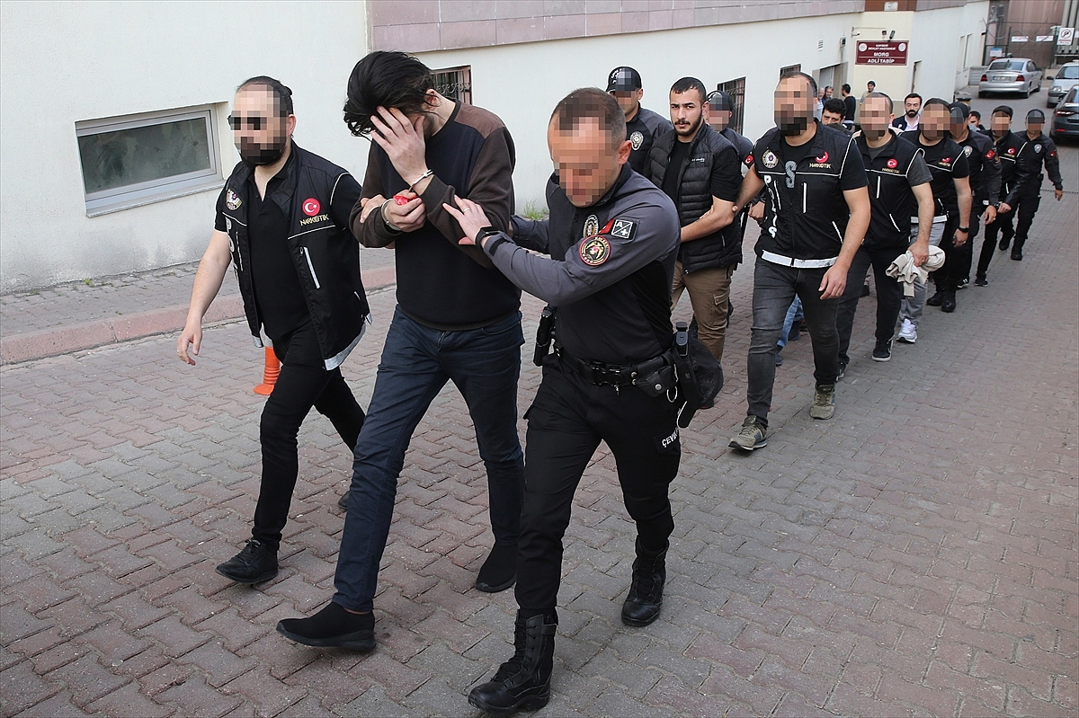 Uyuşturucu operasyonunda 37 zanlı tutuklandı