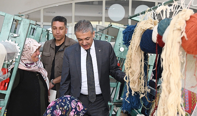 Vali Akkoyun'dan Taşkale Halısı Üretim Atölyesine Ziyaret