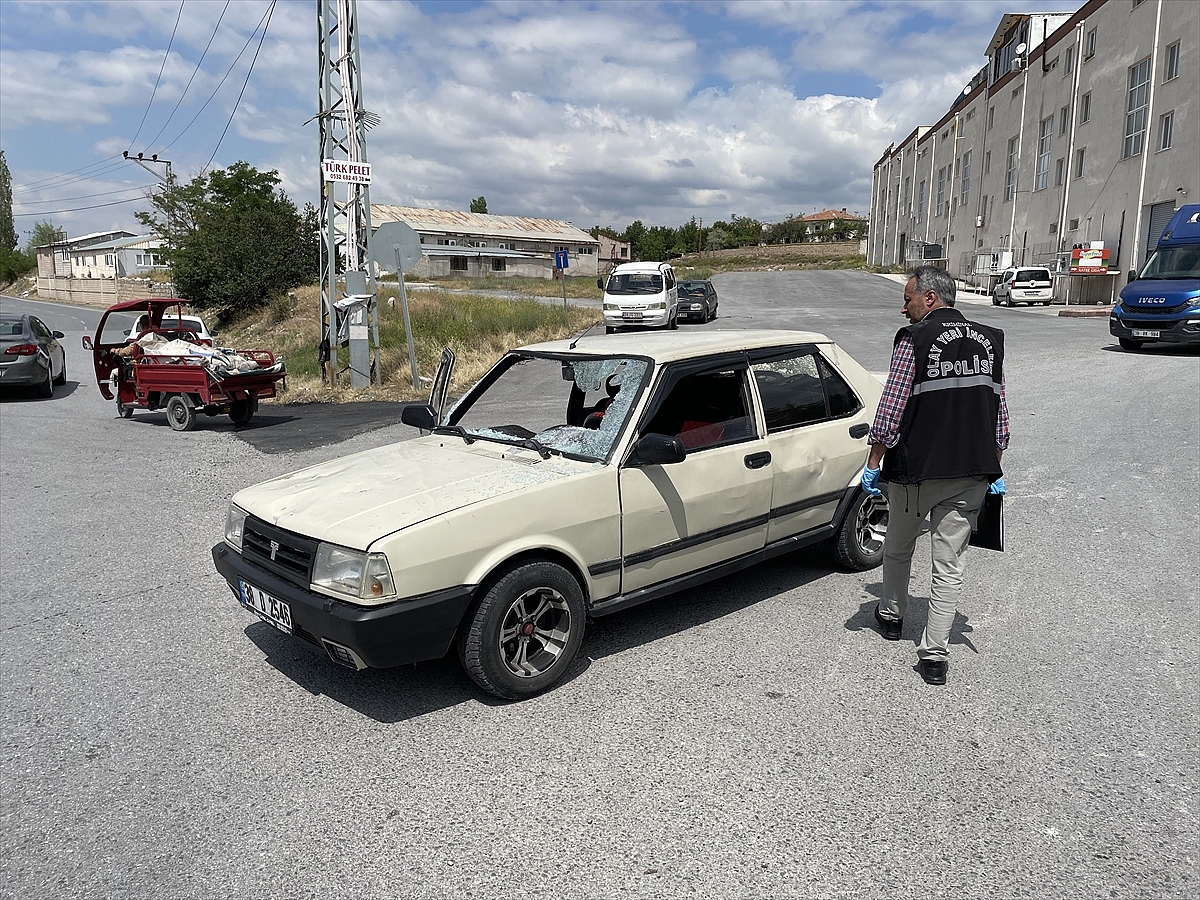 İki kardeş silahlı saldırıda yaralandı