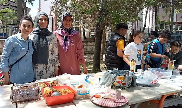İmaret Ortaokulu Yılsonu Kermesi Düzenledi