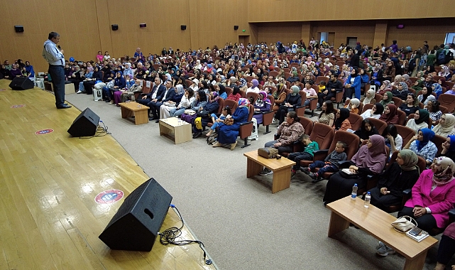 Ünlü Yazar Hayati İnanç Sevenleriyle Buluştu