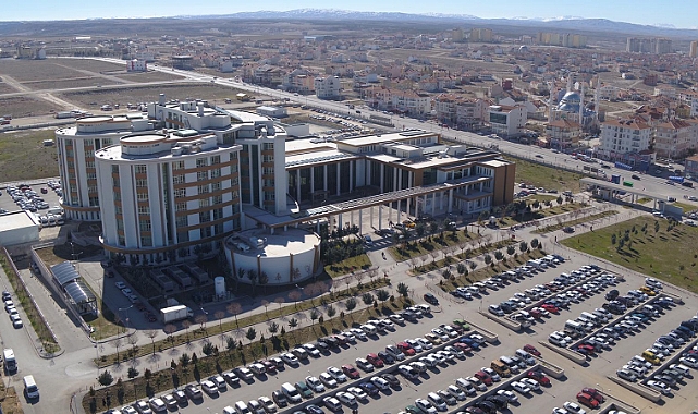 Hastanede İki Doktor Daha Göreve Başladı