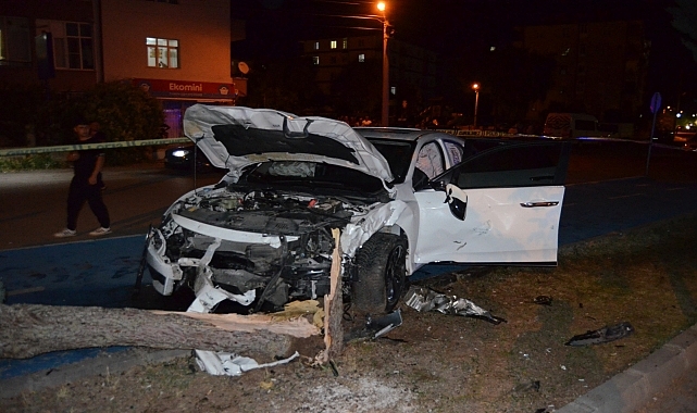 İki otomobil çarpıştı, 6 kişi yaralandı