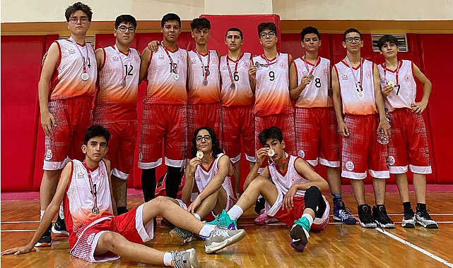 Karaman Analig Basketbol Takımları Çeyrek Finalde