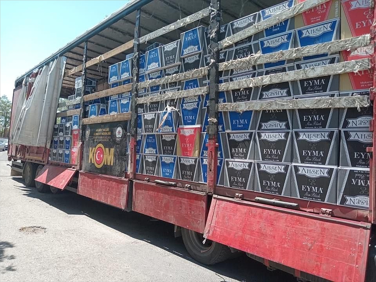 9 milyon 830 bin makaron ele geçirildi