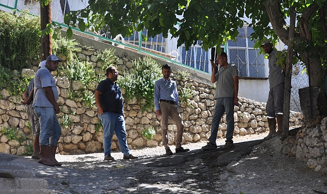 Ermenek Belediyesi Sokak Zeminlerini Betonla Yeniliyor