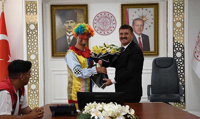 Gönüllü Gençlerden Vali Sarıibrahim'e Ziyaret
