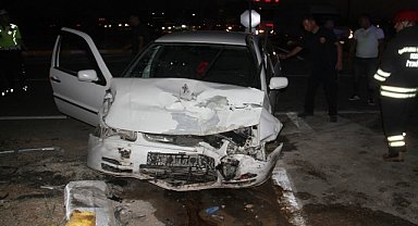 İki otomobil çarpıştı, 4 kişi yaralandı
