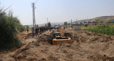 Altyapı çalışmaları sırasında toprak altında kalan işçi öldü