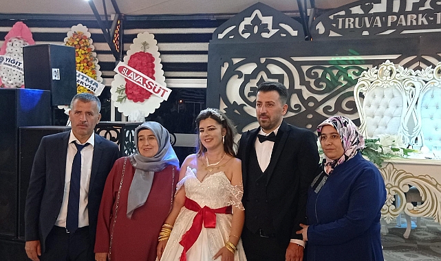 Bakıcı ve Ünlü Ailesinin Mutlu Günü