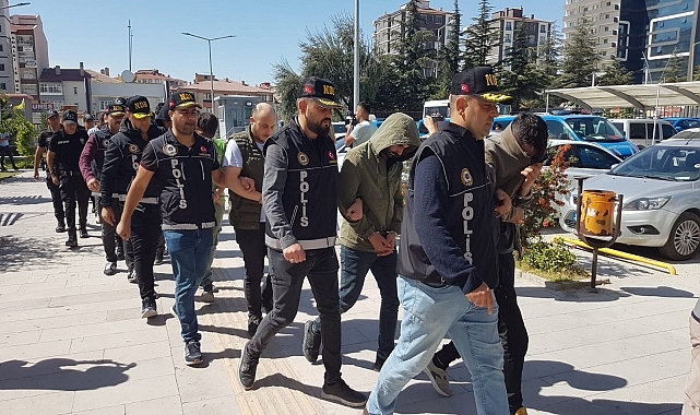 Uyuşturucu operasyonunda gözaltına alınan şüphelilerden 20'si tutuklandı