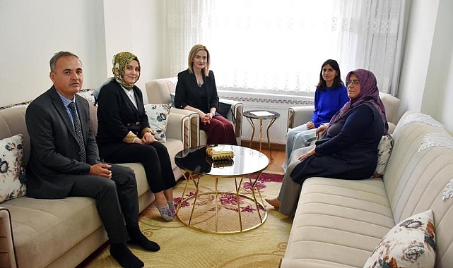 Hatice Sarıibrahim'den Koruyucu Aileye Ziyaret