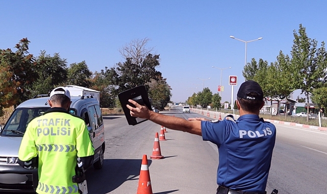 Trafikte sakın bu hatayı yapmayın! Bunu yapan 20 bin lira ceza ödeyecek