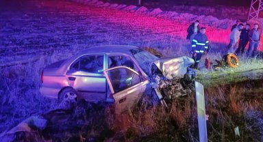 İki otomobilin çarpıştığı kazada bir çift öldü, 3 kişi yaralandı