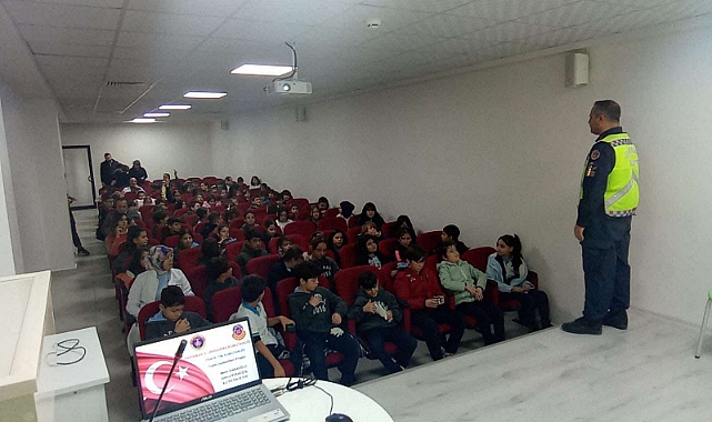 Jandarma'dan Öğrencilere Trafik Eğitimi
