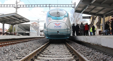 Karaman-Konya-Ankara ve İstanbul YHT Hattında Rekor: "2 Yılda 2 Milyon 423 Bin 868 Yolcu"