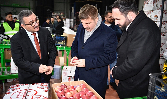 Vali Sarıibrahim Erikçi Gıda Elma Depolama ve Paketleme Tesislerini Ziyaret Etti