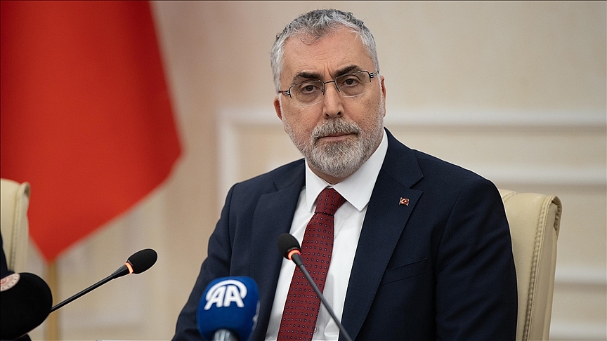 Bakan Işıkhan: (Emeklilerin bayram ikramiyesinde artış talebi) Hükümet olarak bu adımı atmaya hazırız
