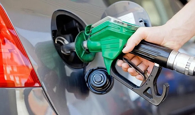 Benzine de bu gece zam geliyor