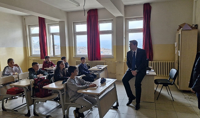 Kaymakam Erdoğan Öğrencilerin Dersine Girdi