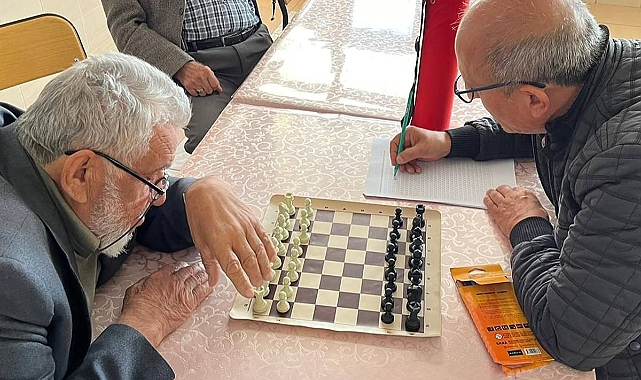 Huzuervi sakinlerinin satranç heyecanı!