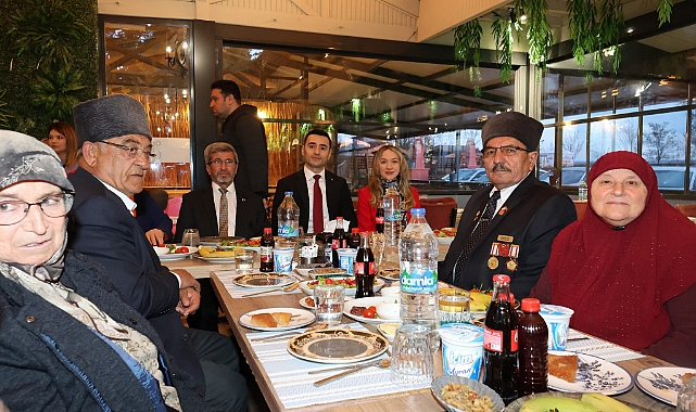 Kaymakamlar, Şehit Aileleri Ve Gazilerle İftarda Buluştu