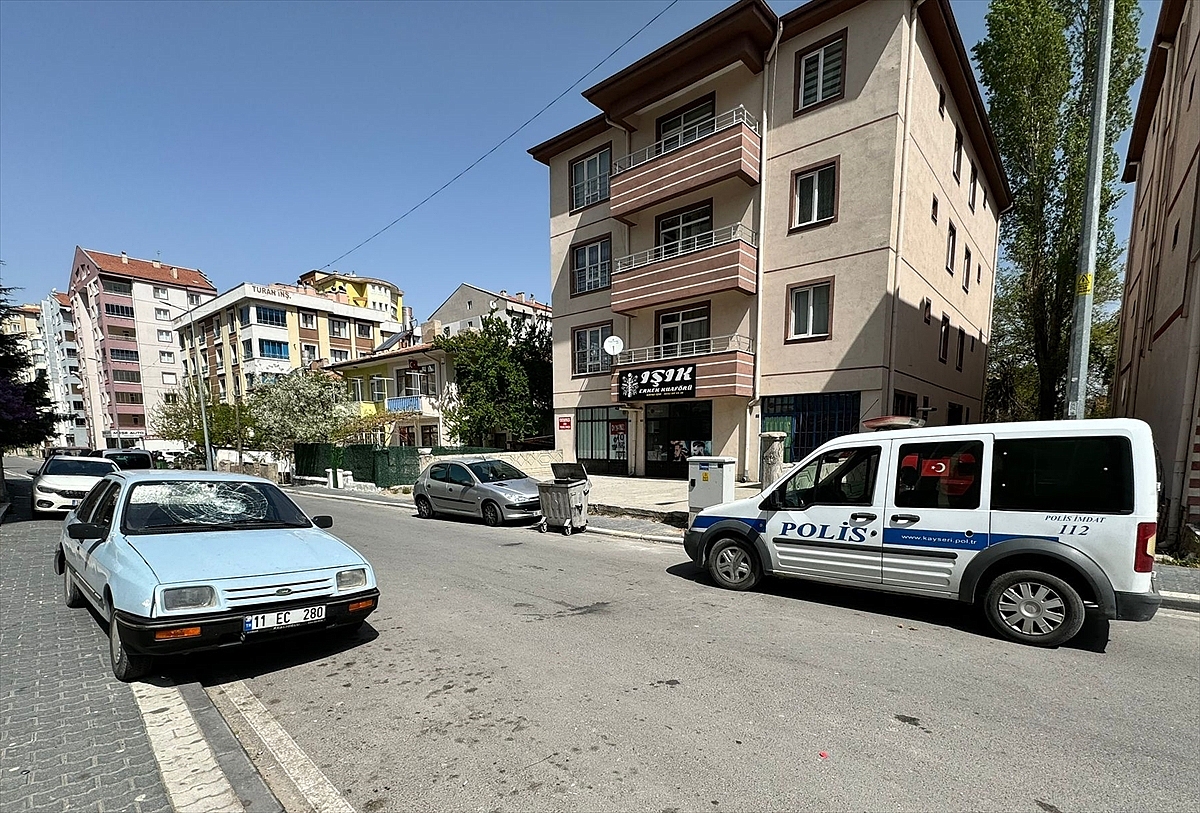 Bıçakla yaralanan kişi öldü