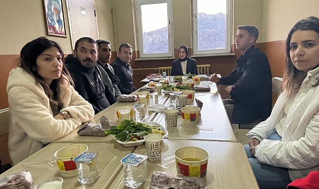 Kaymakam Kütük, iftarını öğretmen ve öğrencilerle açtı