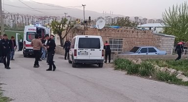 Silahlı kavgada başından vurulan kişi ağır yaralandı