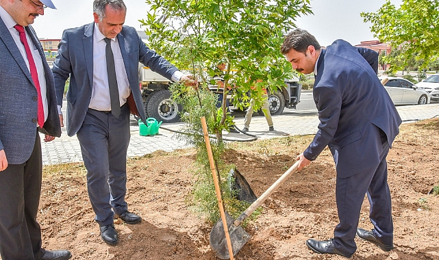 Eczacılığın 185'nci Yıl Dönümü Anısına Fidan Dikildi