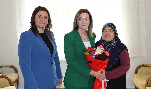 Hatice Sarıibrahim Hanımefendiden Şehit Annesine Anlamlı Ziyaret