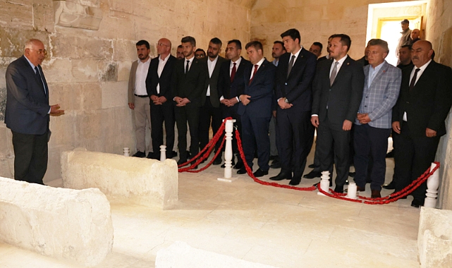 Karamanoğlu Mehmet Bey kabri başında anıldı
