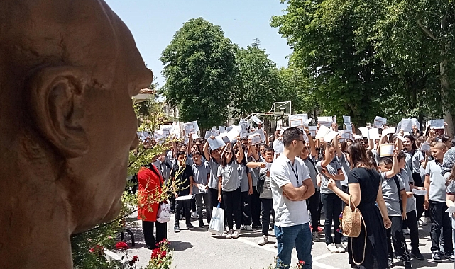 Okullar’da Karne Heyecanı ve Tatil Sevinci