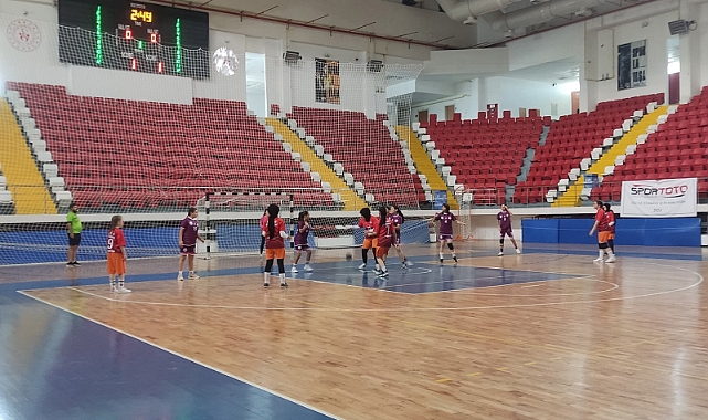 30 Ağustos Zafer Kupası Hentbol Müsabakaları Sona Erdi
