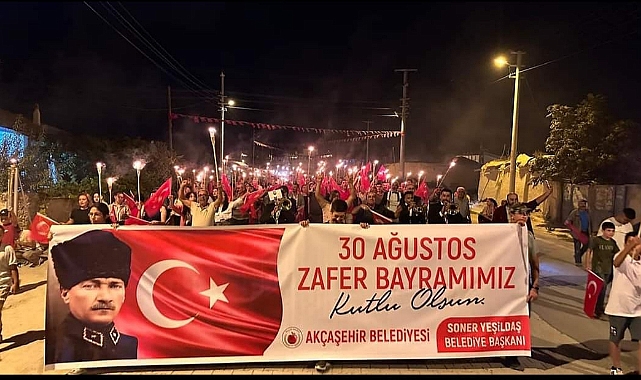Akçaşehir'de Zafer Coşkusu vatandaşı sokağa döktü