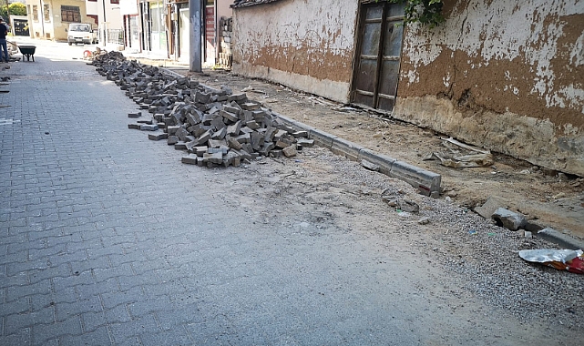 Baştuğ, 2 aydır bitmeyen yol ve kaldırım çalışmasının bitirilmesini istedi